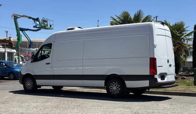 
								2019 Mercedes-Benz Sprinter full									