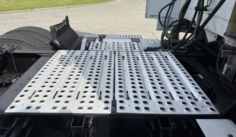 
								2012 Volvo VNL full									