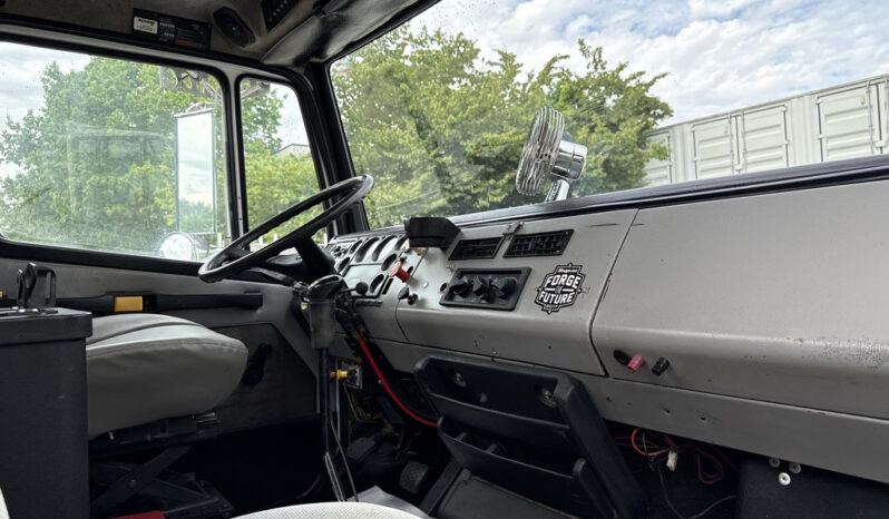 
								1998 Freightliner FL80 full									