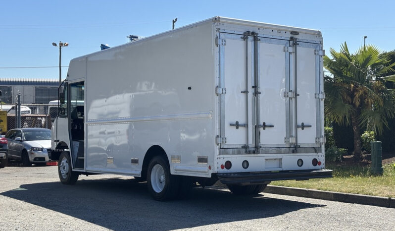 
								2019 Freightliner MT45 full									