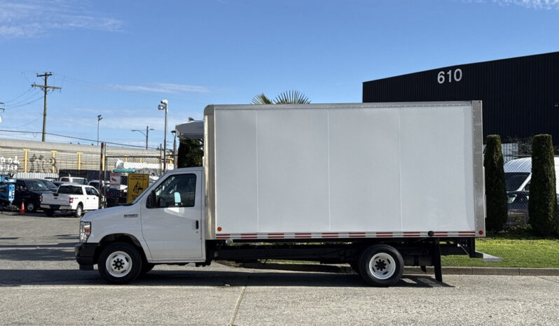 
								2023 Ford E-450 Econoline Super Duty full									
