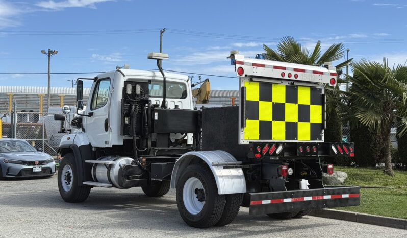 
								2016 Freightliner 108SD full									