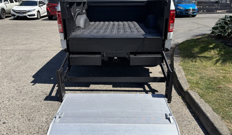 
								2016 Ford F-150 full									