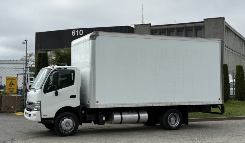 
								2018 Hino 195 full									