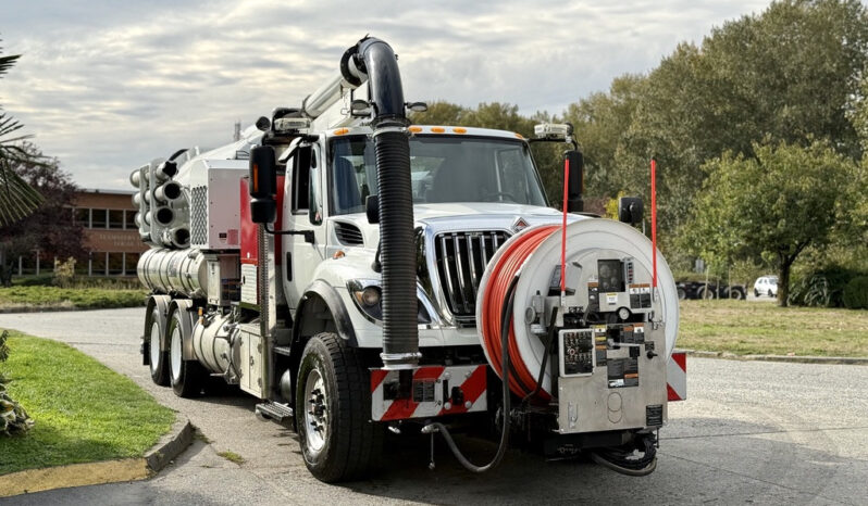 
								2014 International WorkStar full									