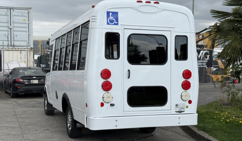 
								2013 Chevrolet Express 3500 full									