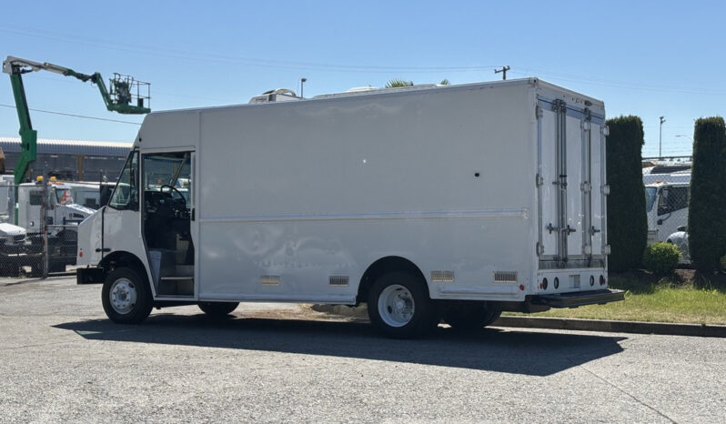 
								2019 Freightliner MT45 full									