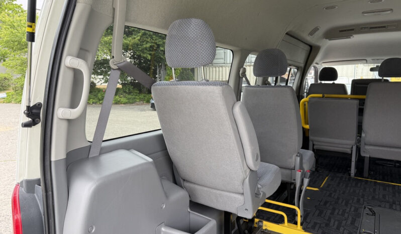 
								2009 Toyota Hiace full									