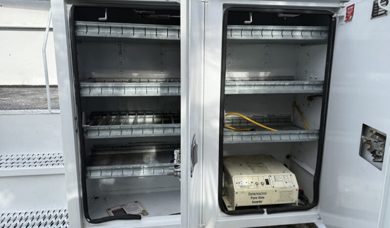 
								2011 International 4300 full									