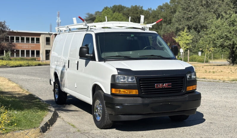 
								2019 GMC Savana full									