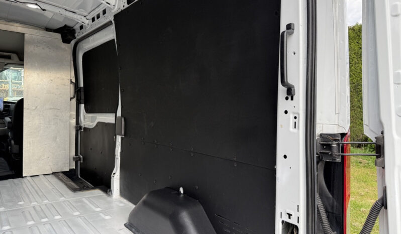 
								2022 Ford Transit full									