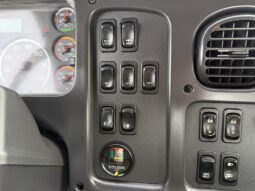 
										2016 Freightliner 108SD full									