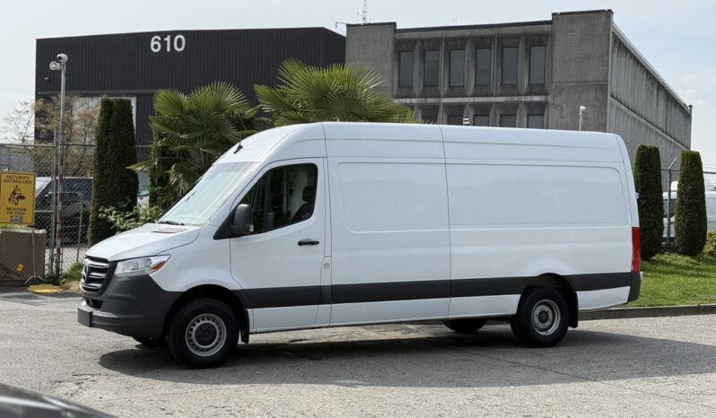 
								2023 Mercedes-Benz Sprinter full									