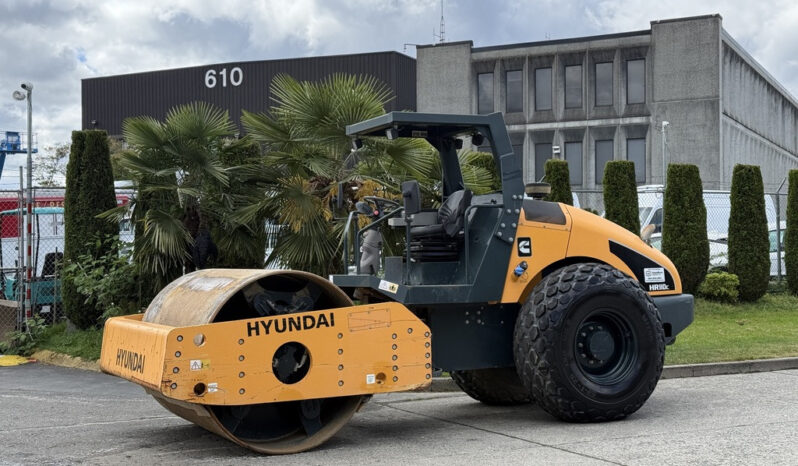 
								2020 Hyundai HR full									