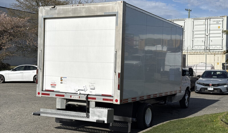 
								2023 Ford E-450 Econoline Super Duty full									