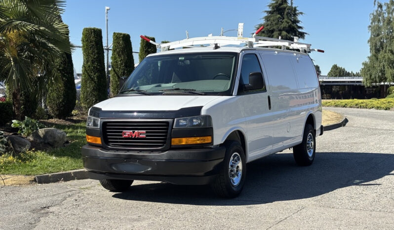 
								2019 GMC Savana full									