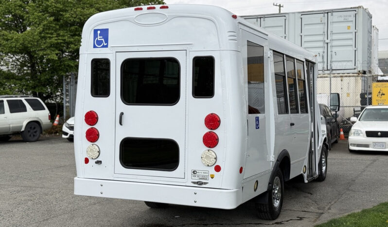 
								2013 Chevrolet Express 3500 full									