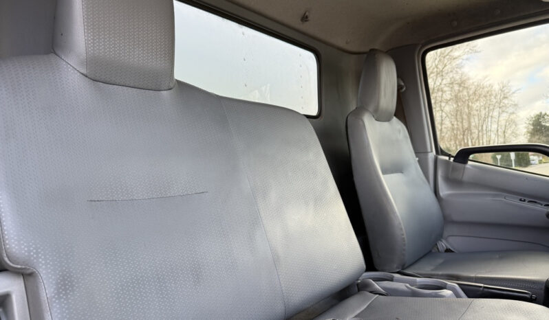 
								2014 Hino 195 full									