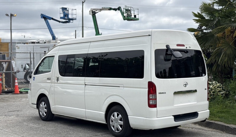 
								2009 Toyota Hiace full									