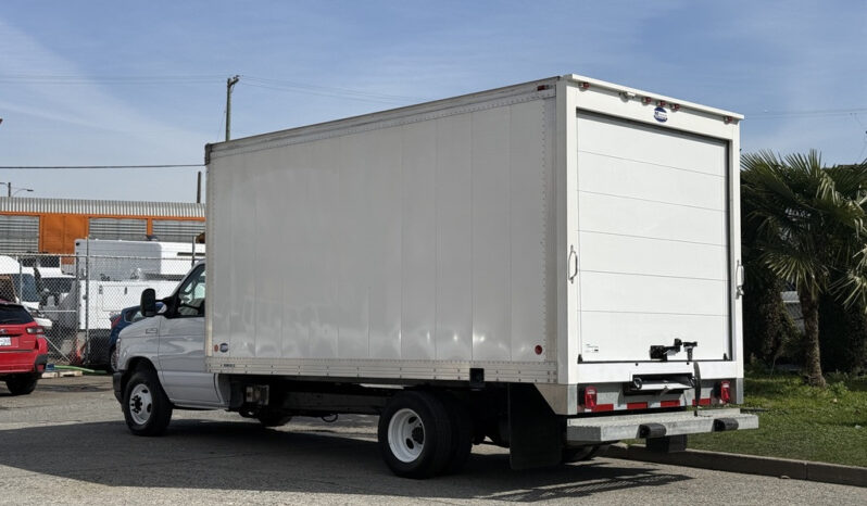 
								2023 Ford E-450 Econoline Super Duty full									