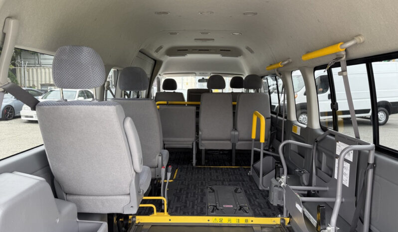 
								2009 Toyota Hiace full									