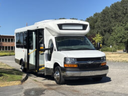 
										2017 Chevrolet Express 4500 full									