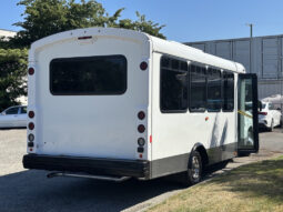 
										2017 Chevrolet Express 4500 full									