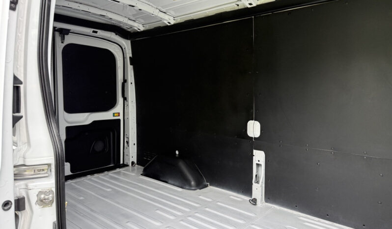 
								2022 Ford Transit full									