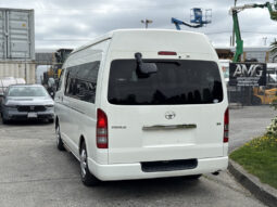 
										2009 Toyota Hiace full									
