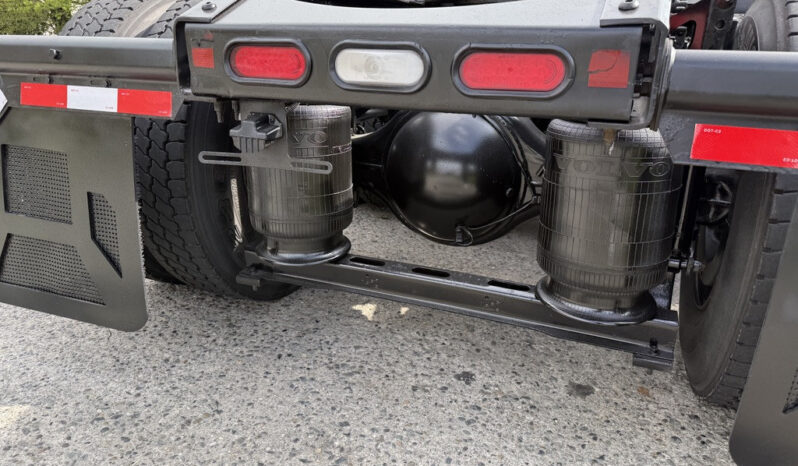 
								2012 Volvo VNL full									