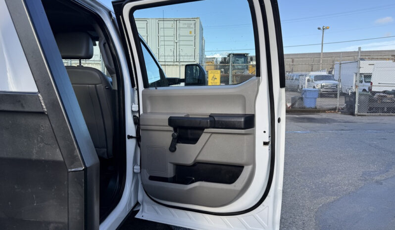 
								2020 Ford F-550 Super Duty full									