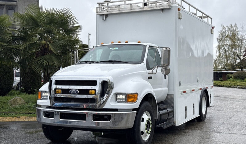 
								2011 Ford F650 full									