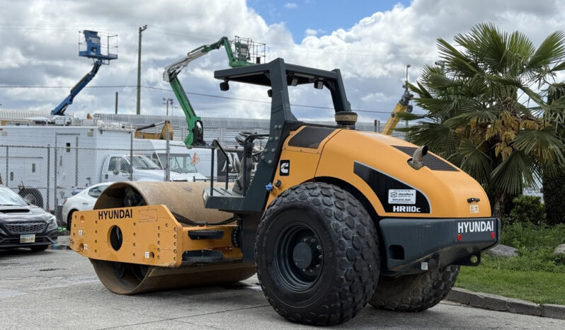 
								2020 Hyundai HR full									