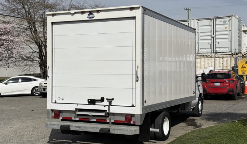 
								2023 Ford E-450 Econoline Super Duty full									