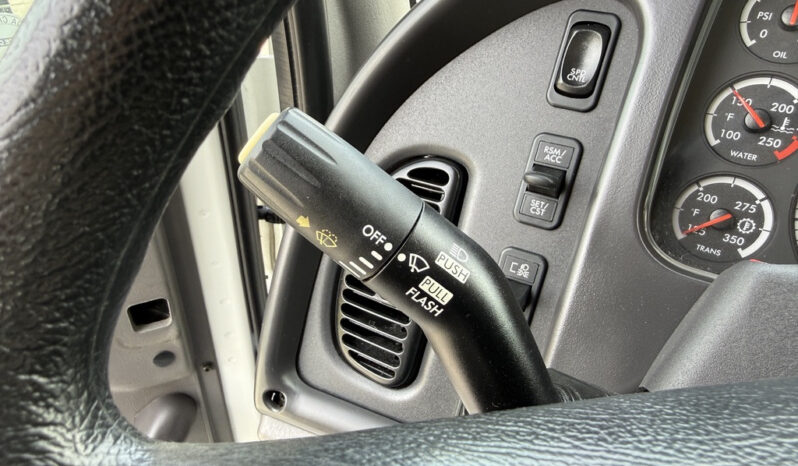 
								2016 Freightliner 108SD full									