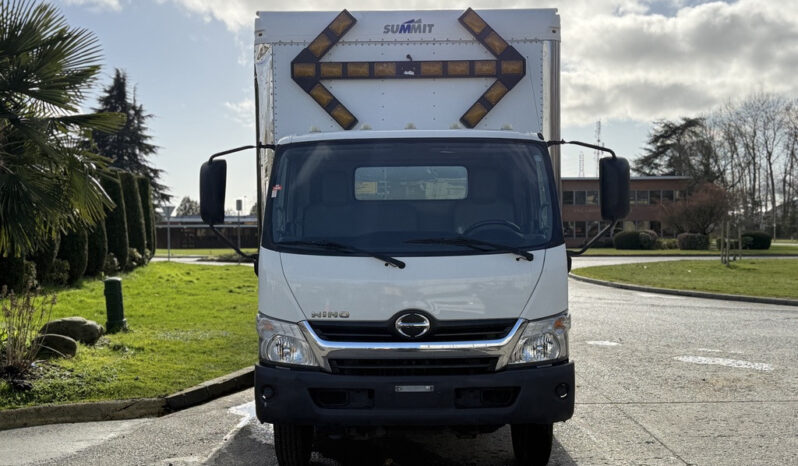 
								2014 Hino 195 full									