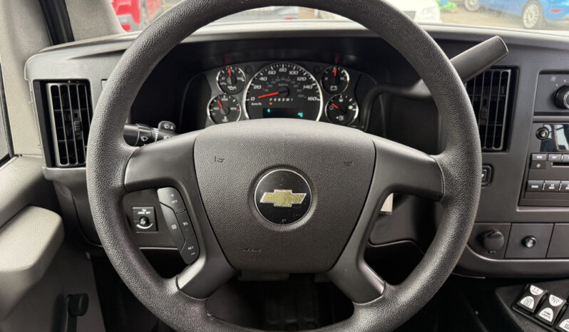 
								2013 Chevrolet Express 3500 full									