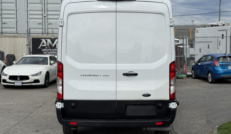 
								2022 Ford Transit full									
