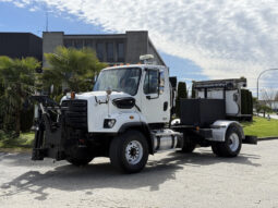 
										2016 Freightliner 108SD full									
