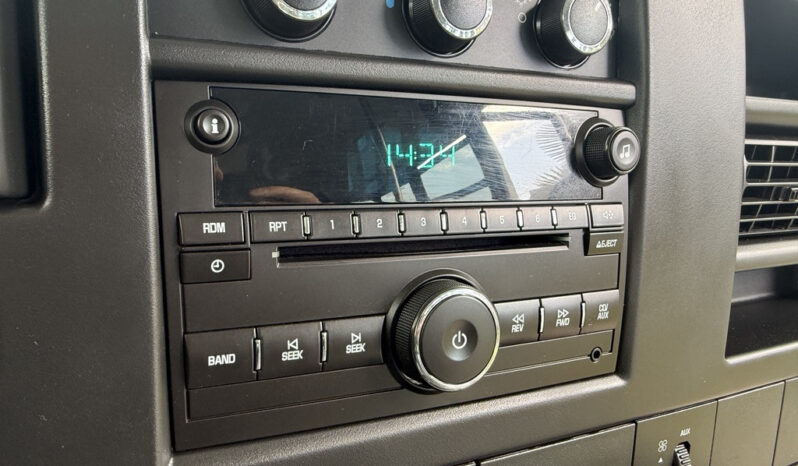 
								2013 Chevrolet Express 3500 full									