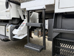
										2015 Freightliner M2 106 full									