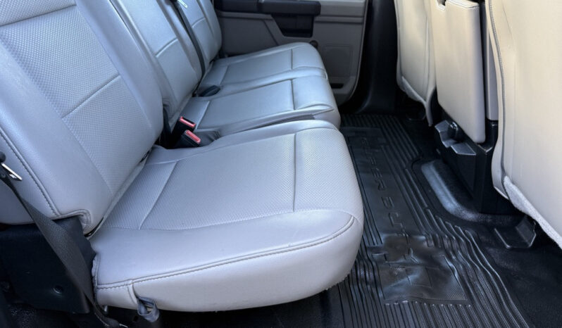 
								2020 Ford F-550 Super Duty full									