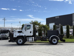 
										2016 Freightliner 108SD full									