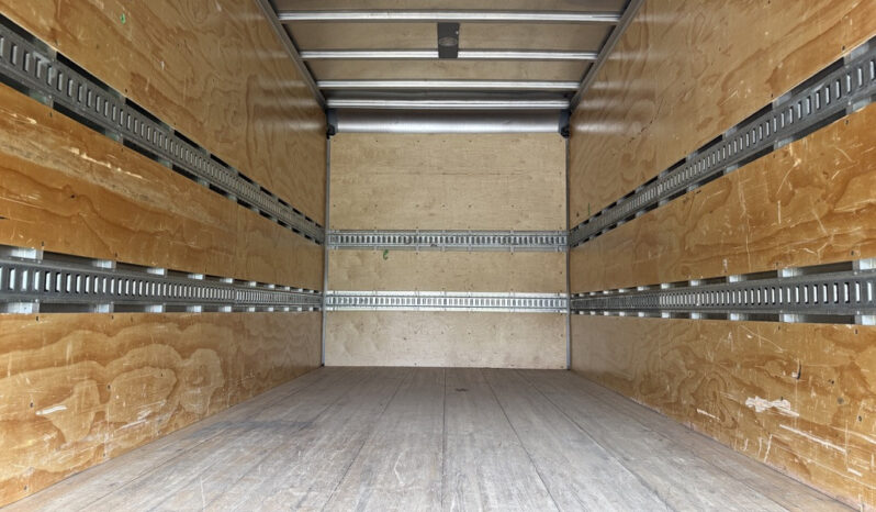 
								2018 Hino 195 full									