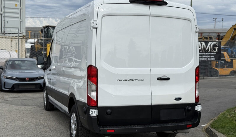 
								2022 Ford Transit full									