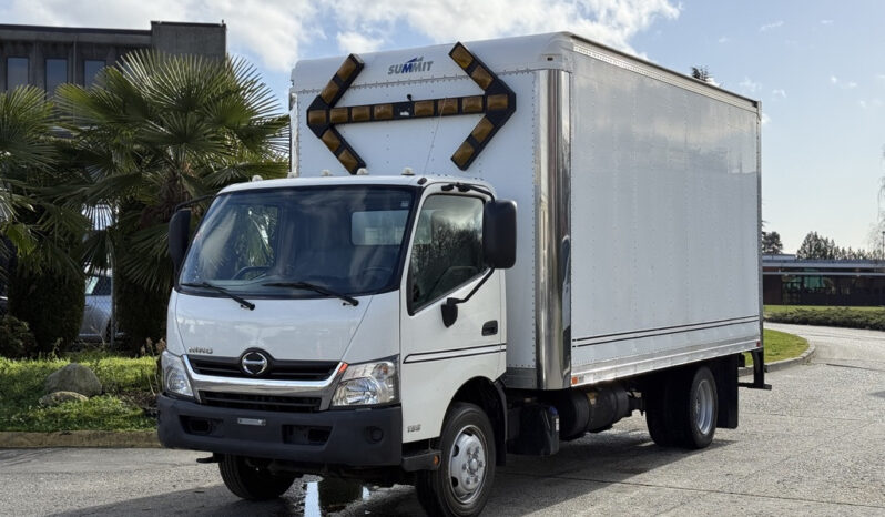 
								2014 Hino 195 full									