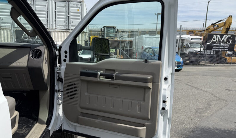 
								2008 Ford F-550 full									