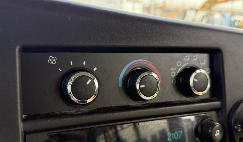 
								2017 Chevrolet Express full									