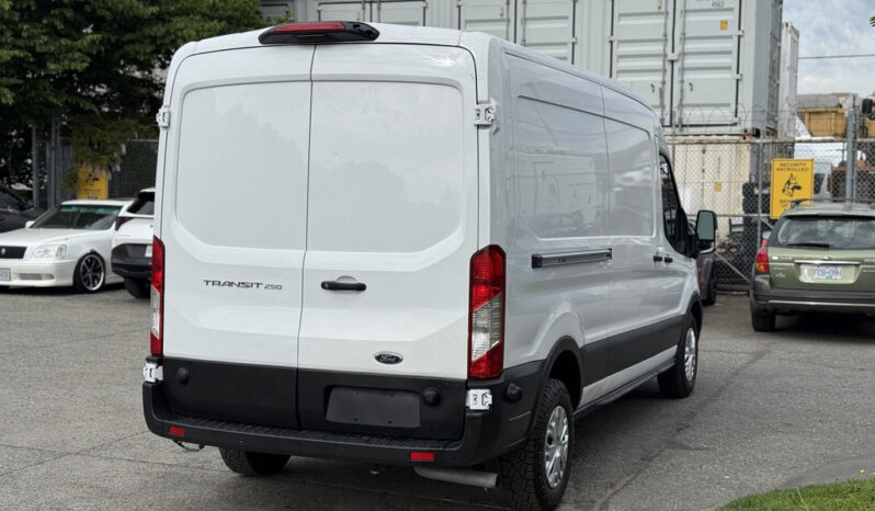 
								2022 Ford Transit full									
