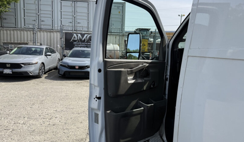 
								2020 Chevrolet Express full									